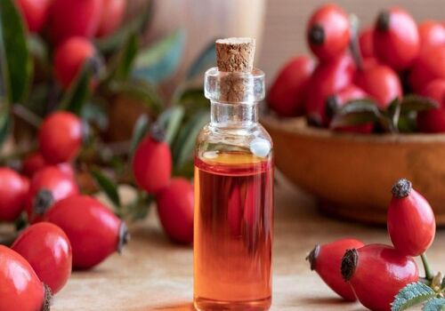 برای کنار گذاشتن محصولات آرایشی از روغن میوه نسترن استفاده کن + خواص