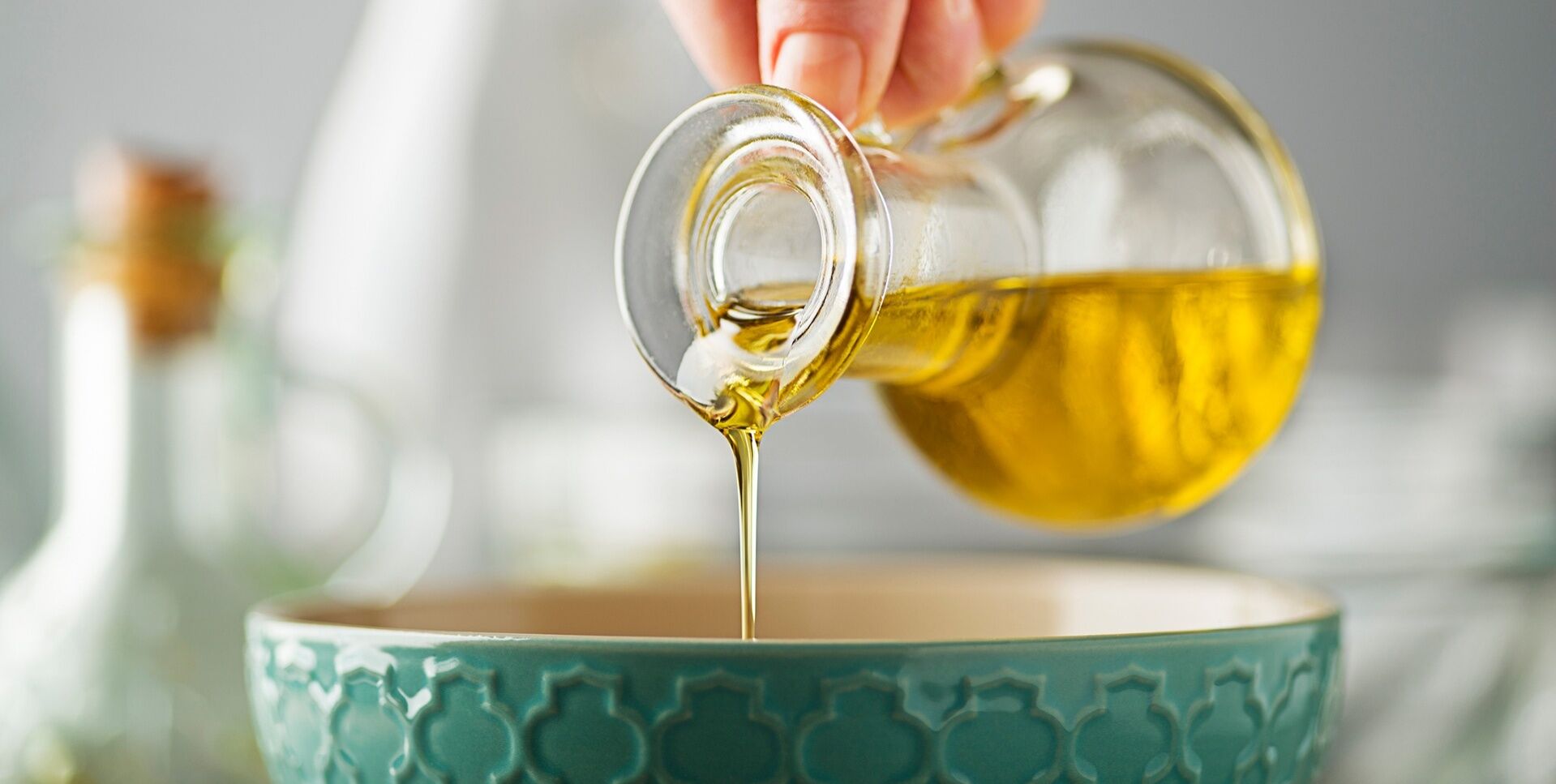 روغن به دانه؛ راه حل طبیعی برای تمام مشکلات پوستی 
