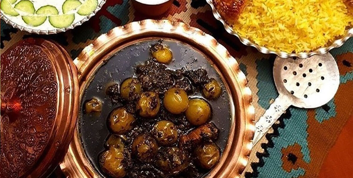 خورشت گوجه سبز