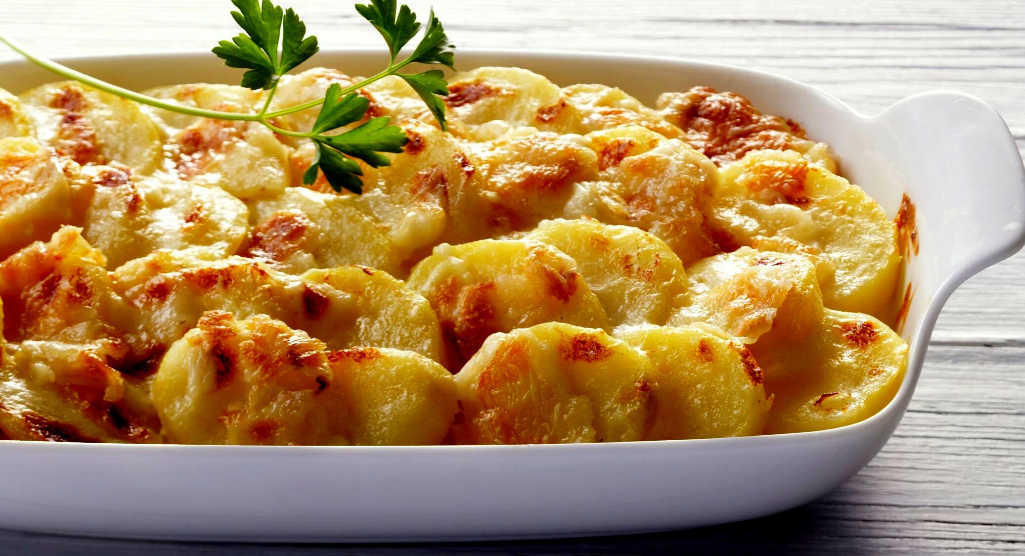 پیتزا سیب زمینی؛ خوشمزه و بدون خمیر + طرز تهیه 