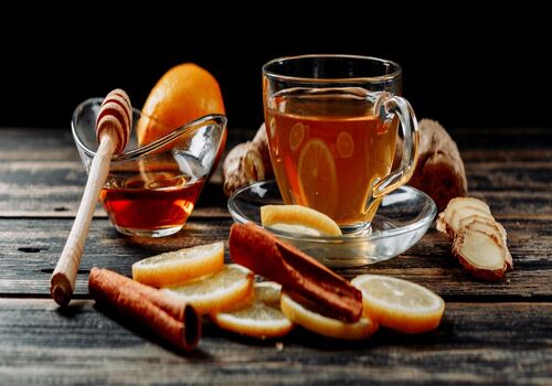 تاخیر در قاعدگی؛ علل و درمان های گیاهی