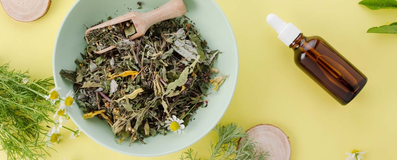 جوش پیشانی و درمان گیاهی آن