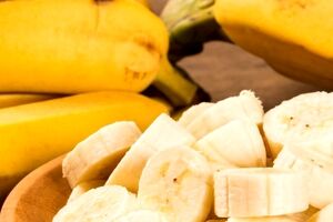 مضرات و معایب زیاده روی در خوردن موز