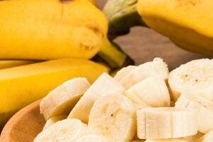 مضرات و معایب زیاده روی در خوردن موز