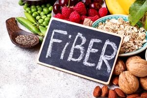 کدام مواد غذایی فیبر بیشتری دارند؟ | اهمیت فیبر در  رژیم غذایی