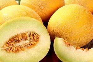 ملون بخور تا پوست صاف و یکدستی داشته باشی 
