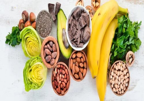 مواد غذایی حاوی منیزیم کدامند؟ | منابع منیزیم در طب سنتی 