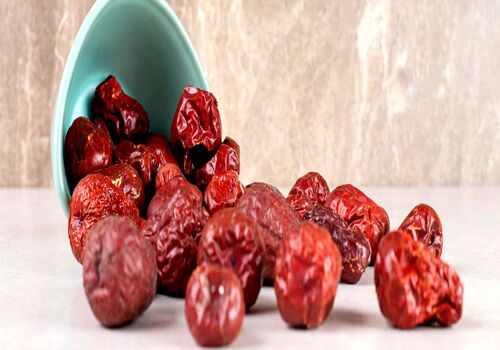 آشنایی با خواص بی نظیر عناب برای بدن + طبع و نحوه مصرف