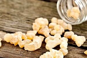 روغن کندر استفاده کن تا پوستت مثل سلبریتی ها بشه! 