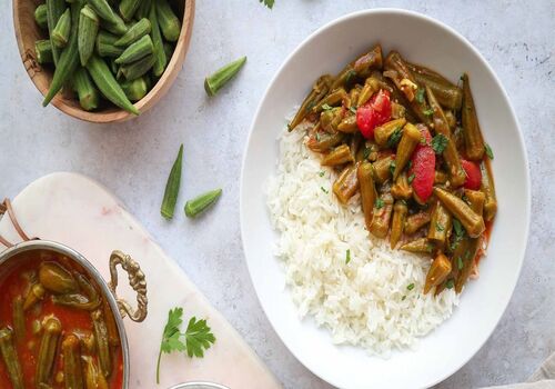 قلیه بامیه؛ غذای عربی گیاهخواران + طرز تهیه 