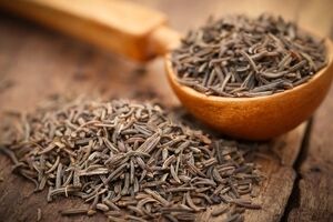 آب کردن سه سوته چربی های بدن با استفاده از زیره سیاه + نحوه استفاده