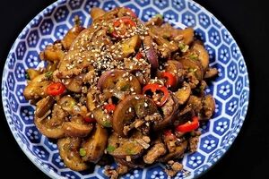 خوراک کدو سبز با قارچ؛ آسون و رژیمی با پروتئین زیاد 