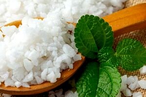 از خواص کافور و عوارض مصرفش چقدر می دونی؟ 