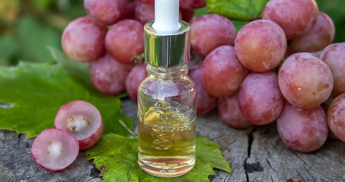 با روغن هسته انگور دیگه داشتن پوست سالم برات رویا نیست!