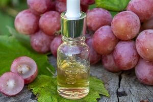 با روغن هسته انگور دیگه داشتن پوست سالم برات رویا نیست!