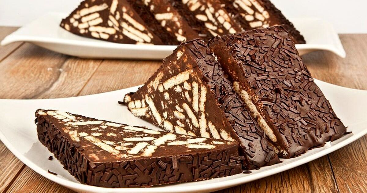کیک یخچالی بدون شکر؛ سرد و خوشمزه برای آخر هفته + طرز تهیه
