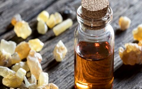با خواص دارویی روغن کندر برای سلامت بدن آشنا شو 